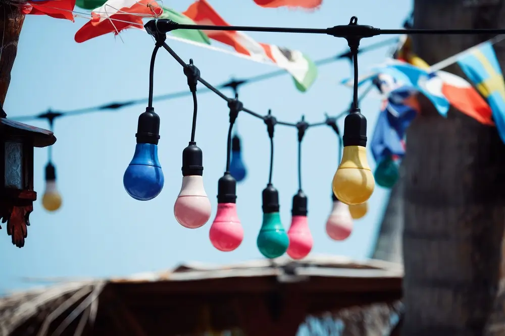 A string of coloured lights above a restaurant on Thulusdhoo.