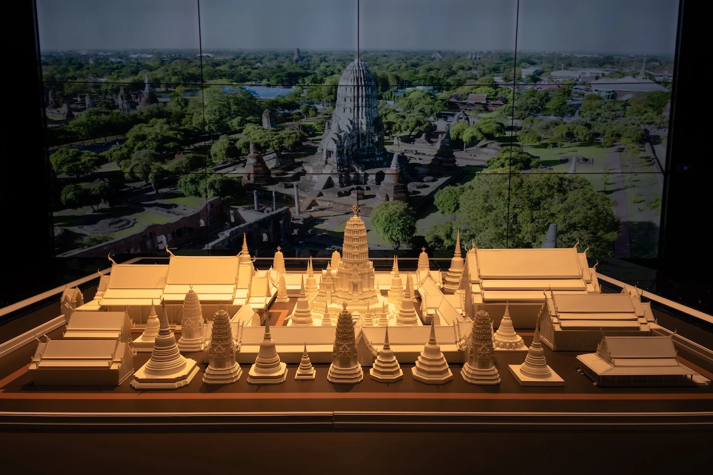 A model of the ancient temple complex of Wat Ratchaburana, located within the Chao Sam Phraya National Museum in Ayutthaya.